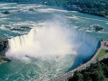 Ramada By Wyndham Niagara Falls/Fallsview 3*,  Canada