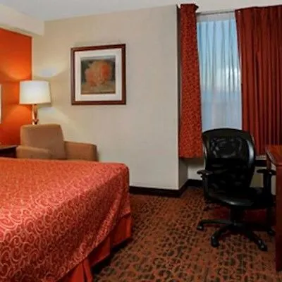 Ramada By Wyndham Niagara Falls/Fallsview 3*,